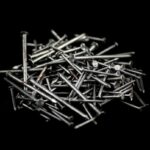 「焼けた釘を刺す」　くわがきあゆ